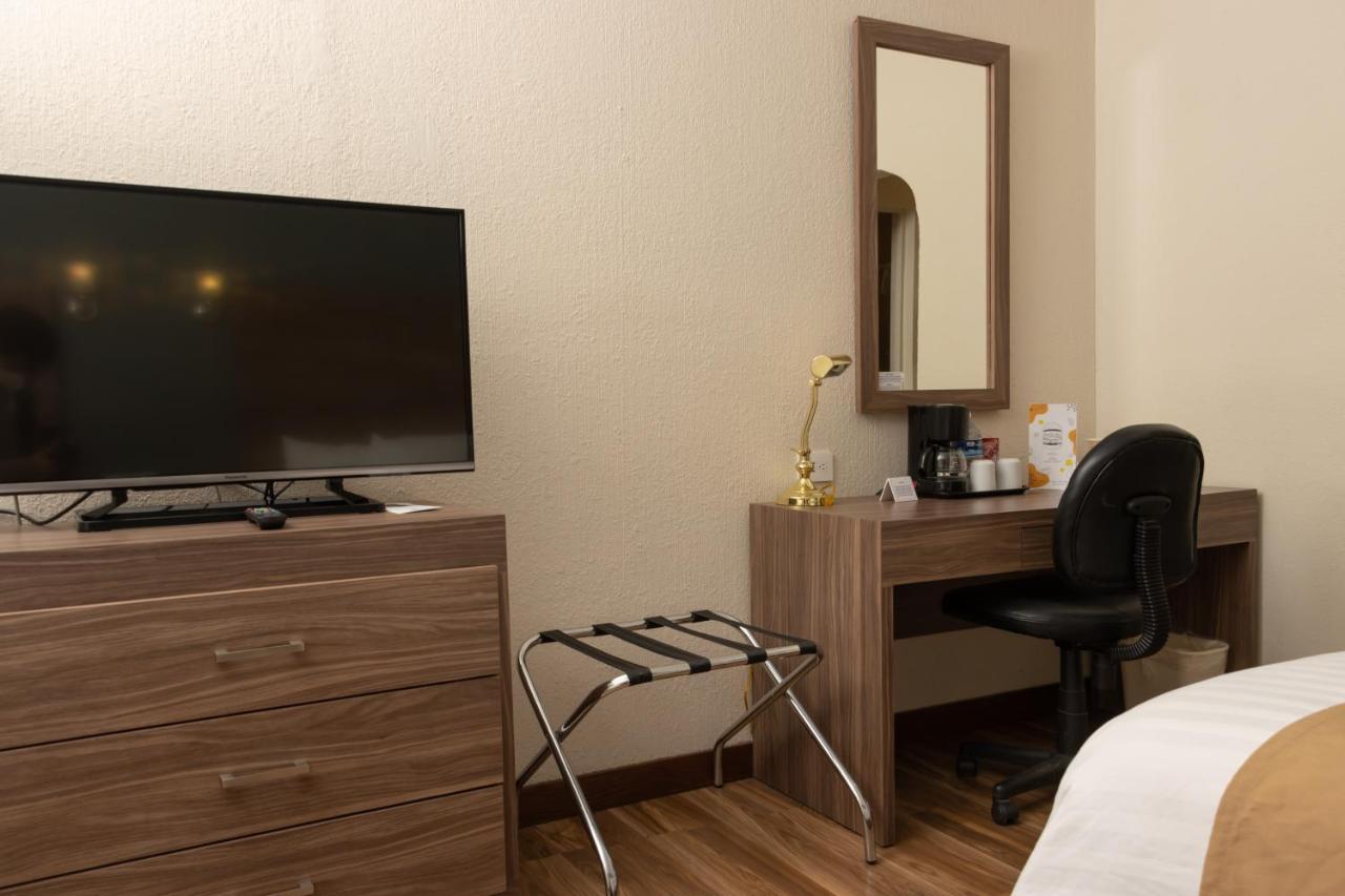 Best Western Cumbres Inn Cd. Cuauhtemoc Eksteriør billede