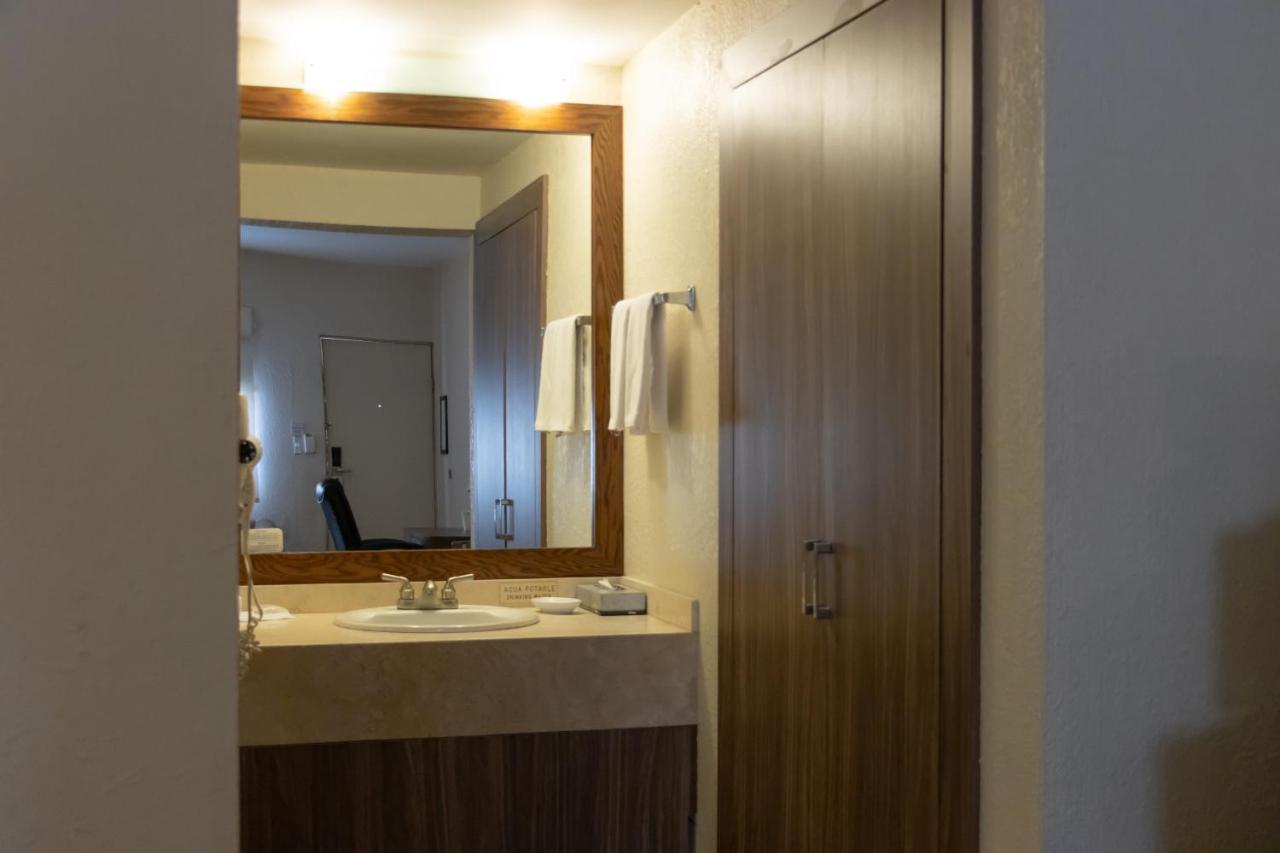 Best Western Cumbres Inn Cd. Cuauhtemoc Eksteriør billede